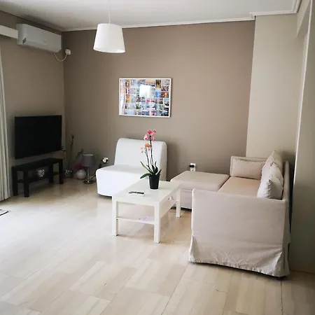 Androniki Apartment *